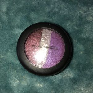 MAC Outspoken Mineralize Eyeshadow